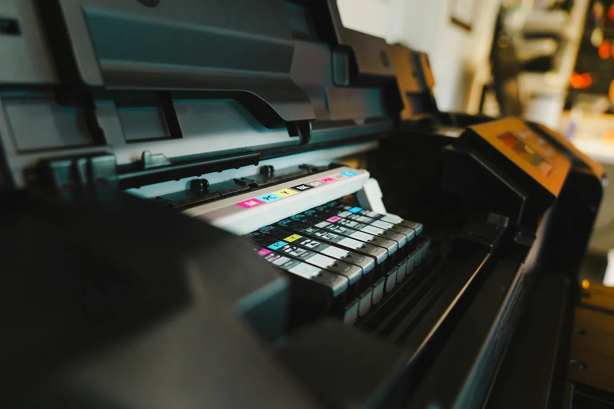 Geduldige computerhulp voor senioren en installatie van printers aan huis in Denderleeuw