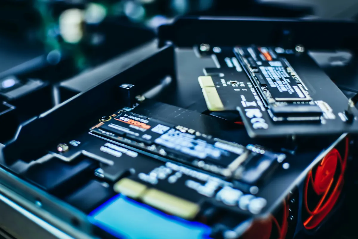 Laptop sneller maken met SSD upgrade en extra RAM geheugen regio Liedekerke